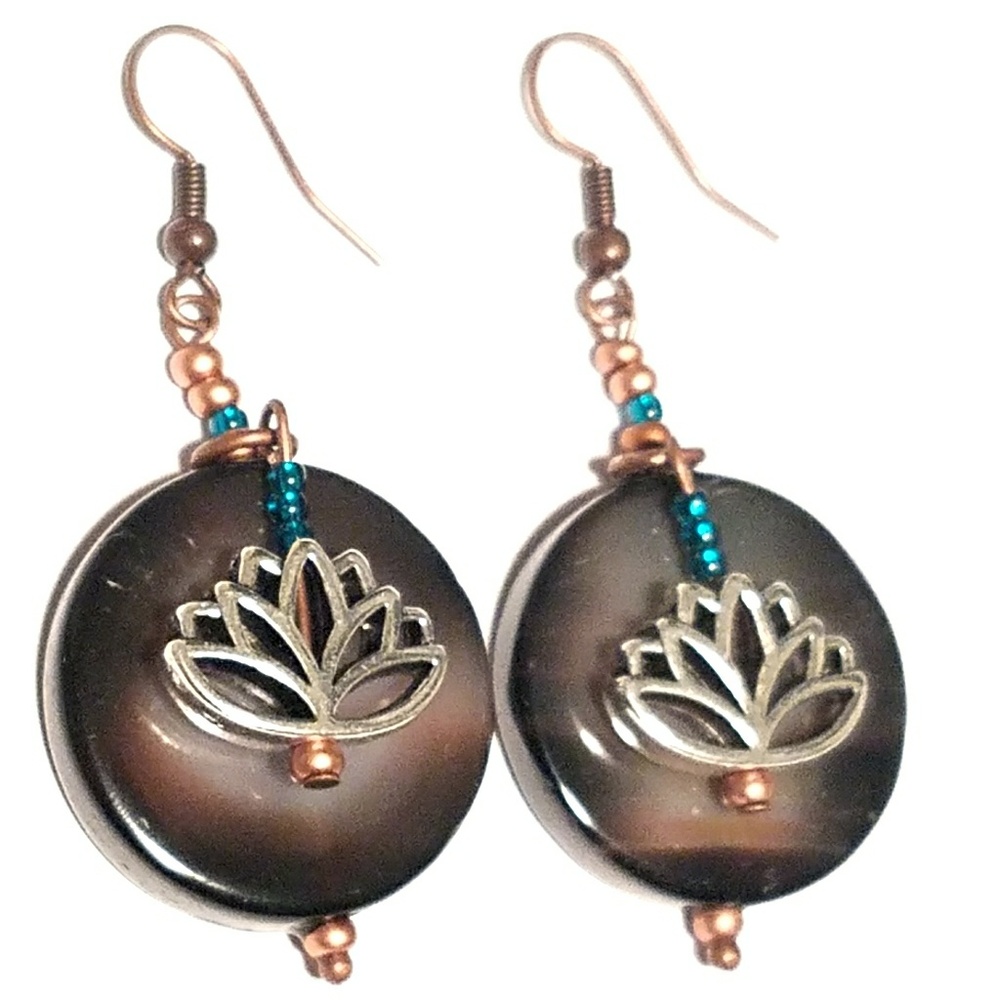 🌸💖🌸HANDMADE LOTUS NATURAL STONE EARRINGS🌸💖🌸